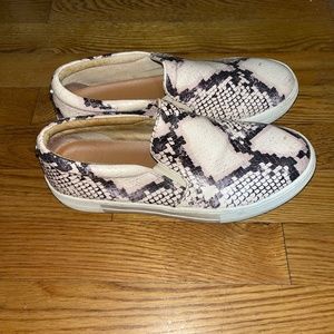 Steve Madden Slip-on sneakers